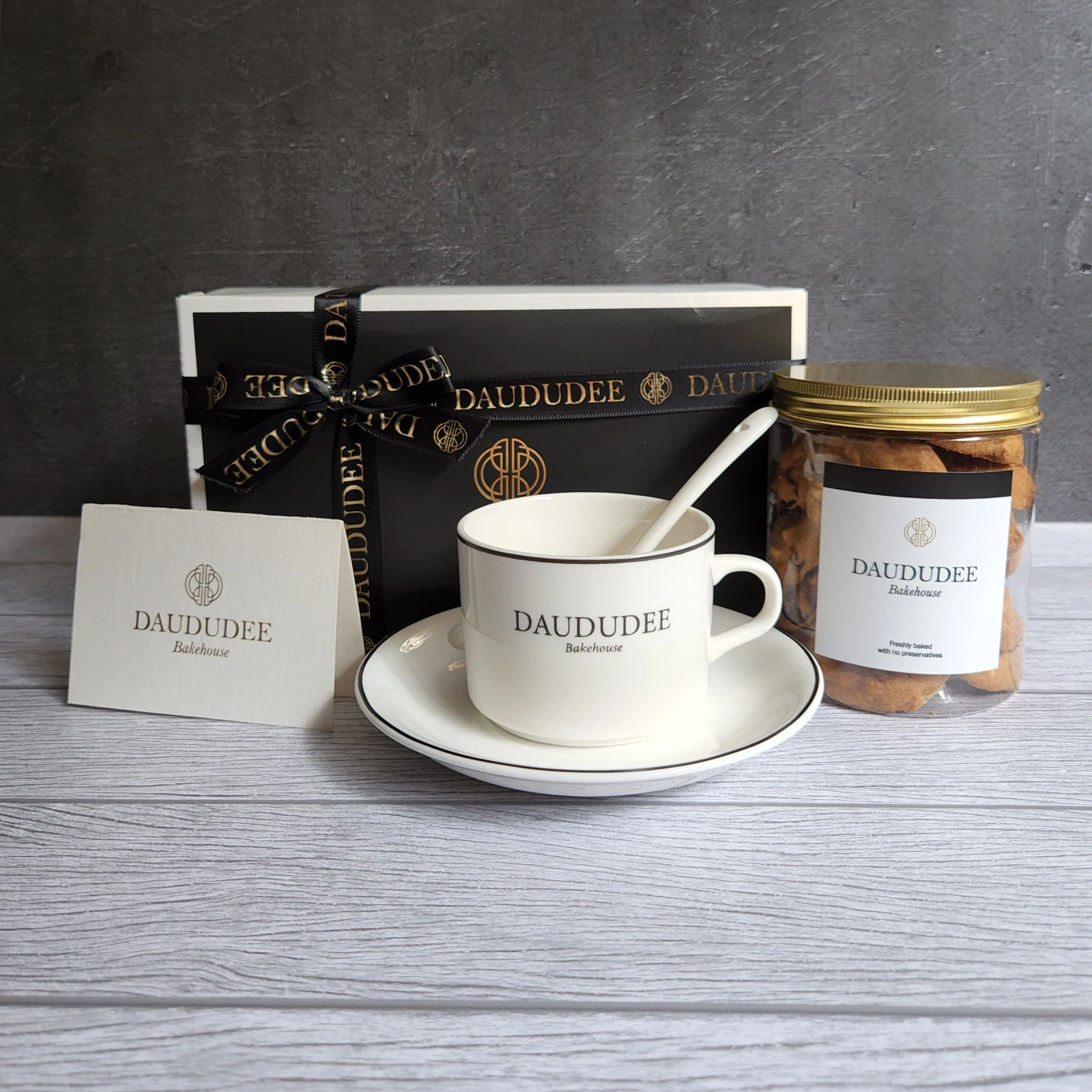 Daududee teacup and cookie gift set